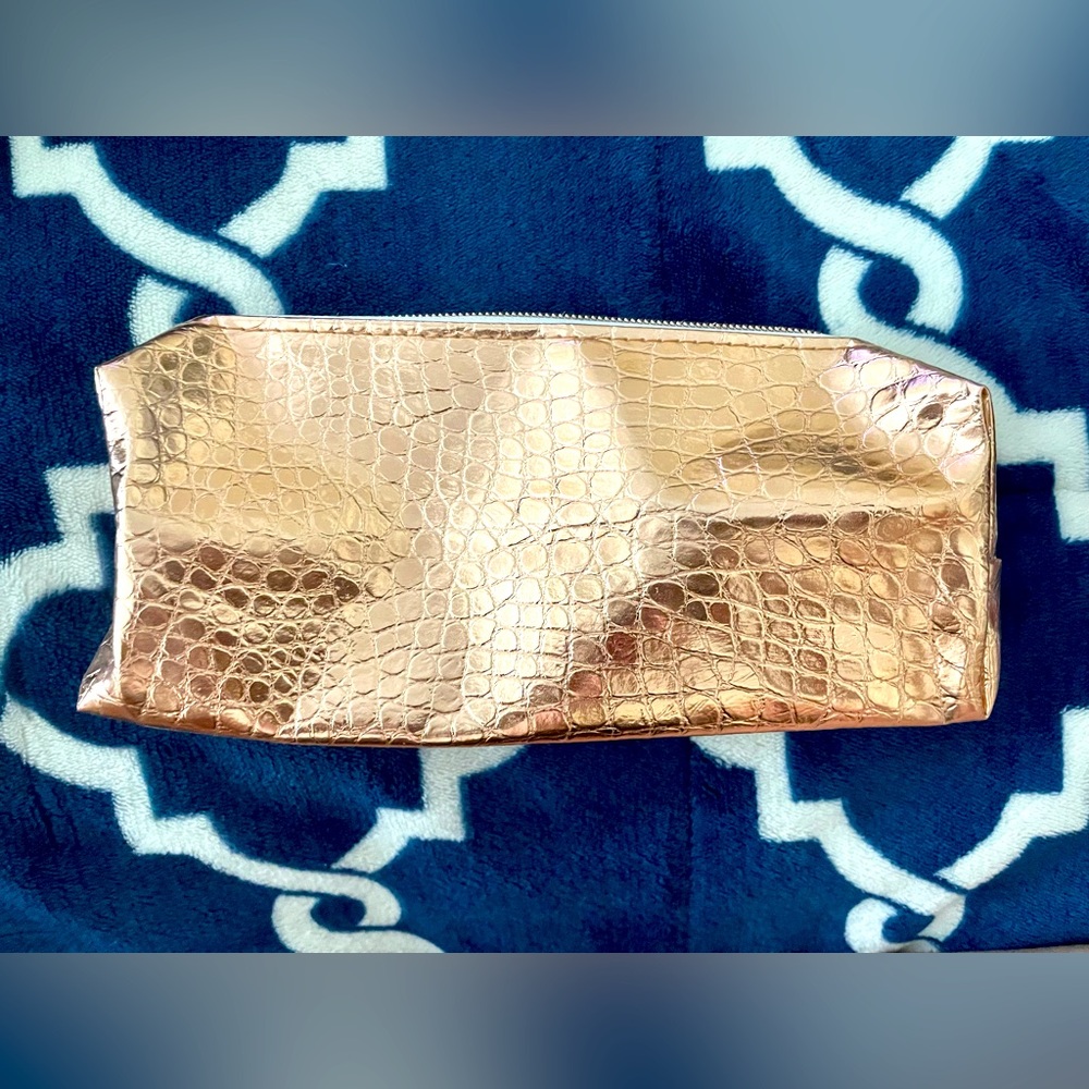 NWOT travel makeup bag
